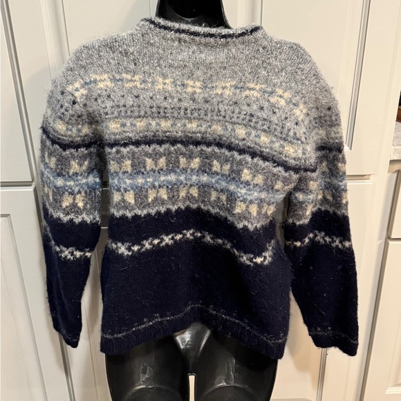 American eagle outfitters 100% Scottish wool sweater LARGE - Picture 2 of 4